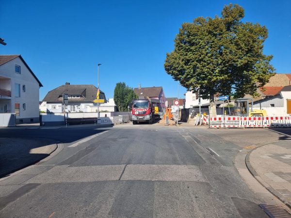 Sperrung Kreuzung Hauptstraße/Erfelder Straße